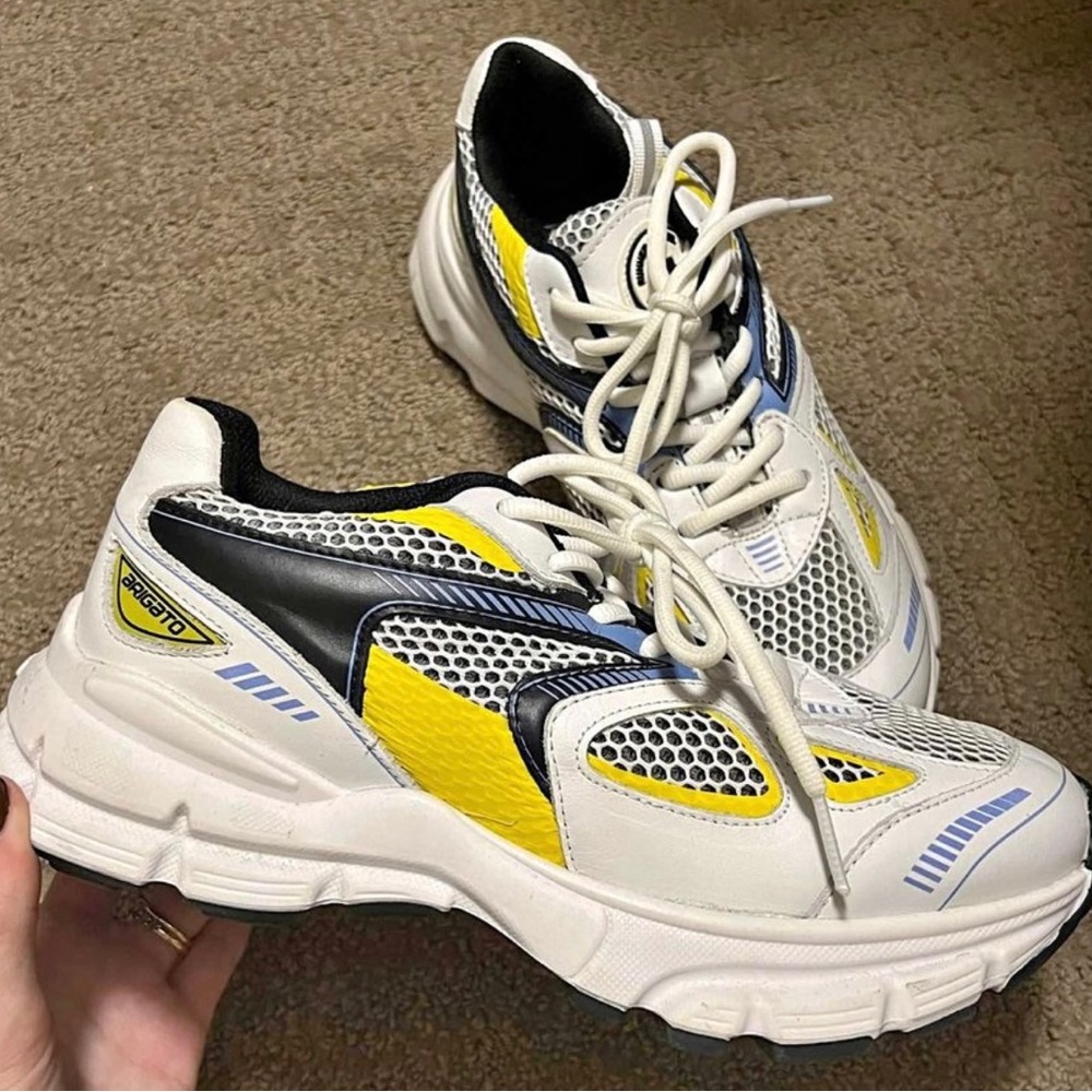 *SOLD* axel arigato marathon runners